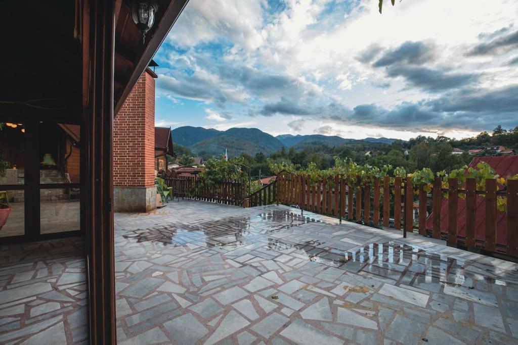 Duvaro Guesthouse Raduil エクステリア 写真