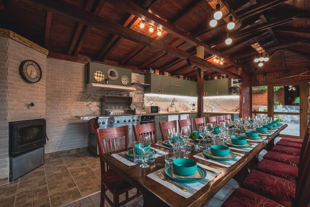 Duvaro Guesthouse Raduil エクステリア 写真