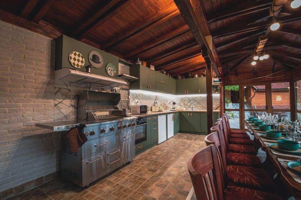 Duvaro Guesthouse Raduil エクステリア 写真